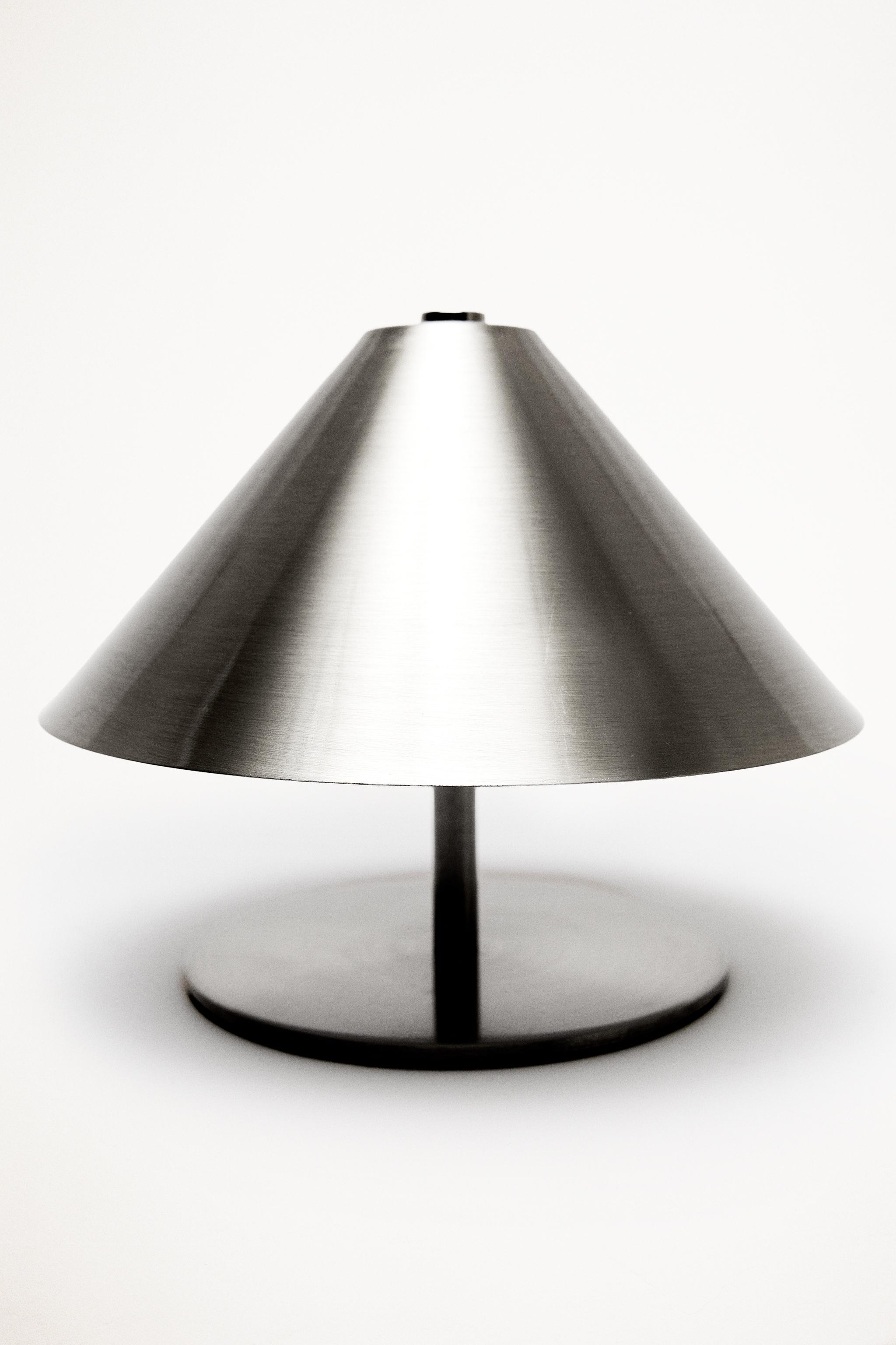 LAMPE DE TABLE FER SANS FIL